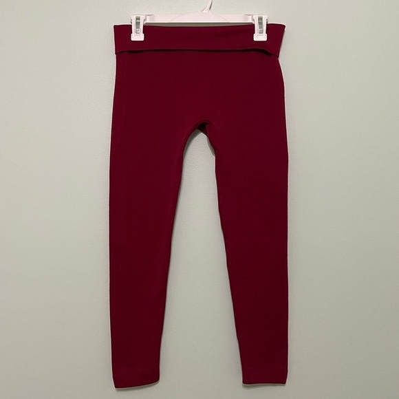 EMME JORDAN 1X/2X red color leggings with textured design, comfy in great shape - Picture 1 of 4